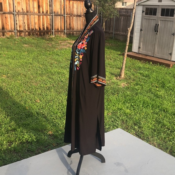 Bohemian Floral Embroidered Kimono - Picture 8 of 9